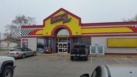 Huck's Convenient Food Store